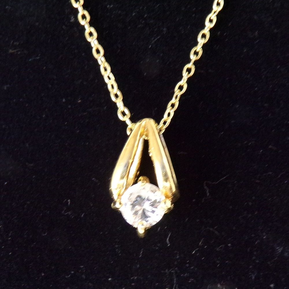 14K Gold Filled And Zirconia Vintage Pendant J1927